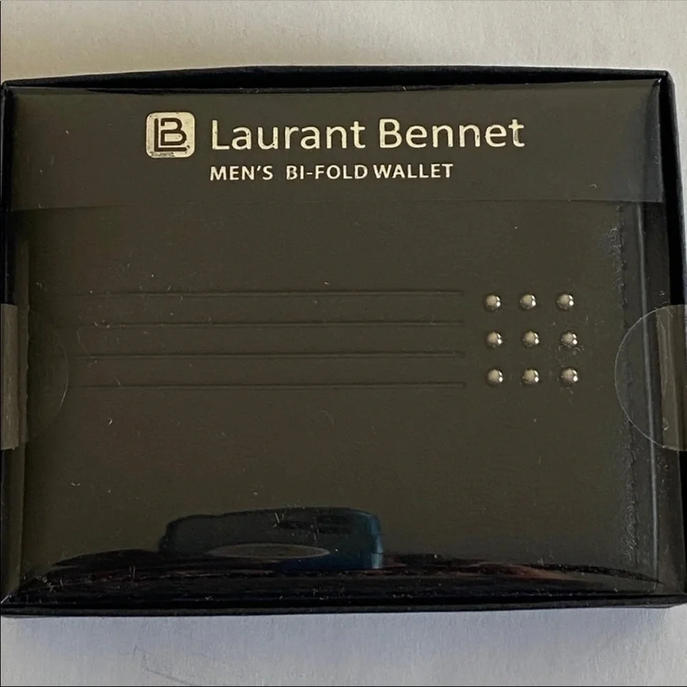 NWT Bifold Stud Men’s Leather Wallet (Black)